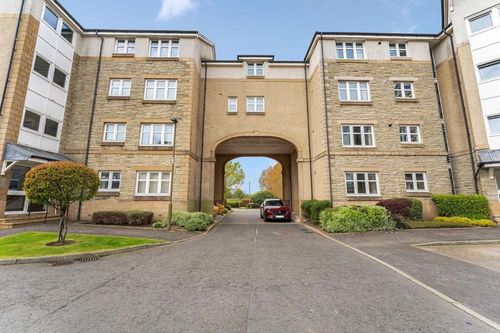 Modern 1Br Flat - Free Parking + Lift, Edinburgh