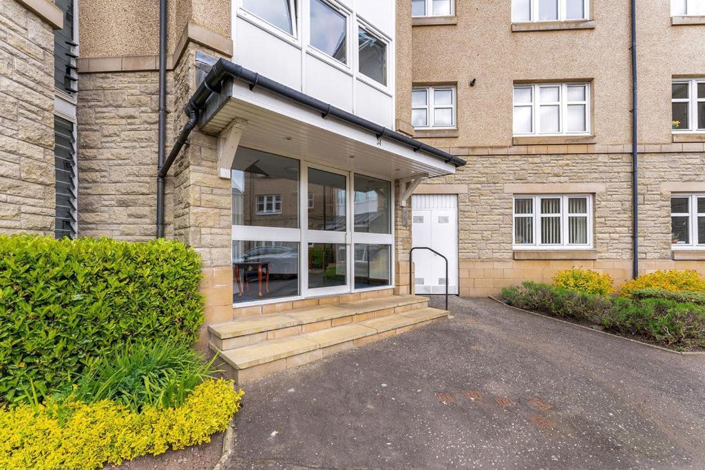 Modern 1Br Flat - Free Parking + Lift — Photos 2